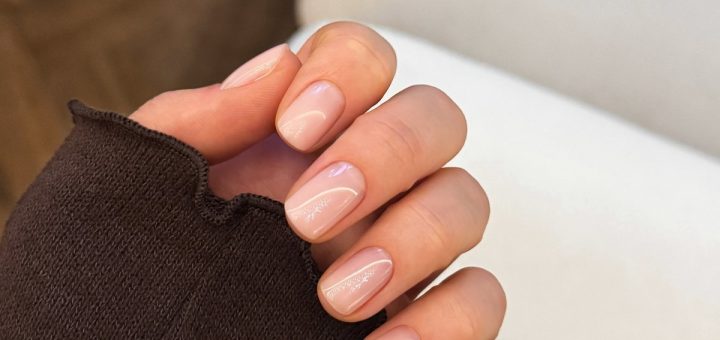 Нюдовый маникюр на короткие ногти