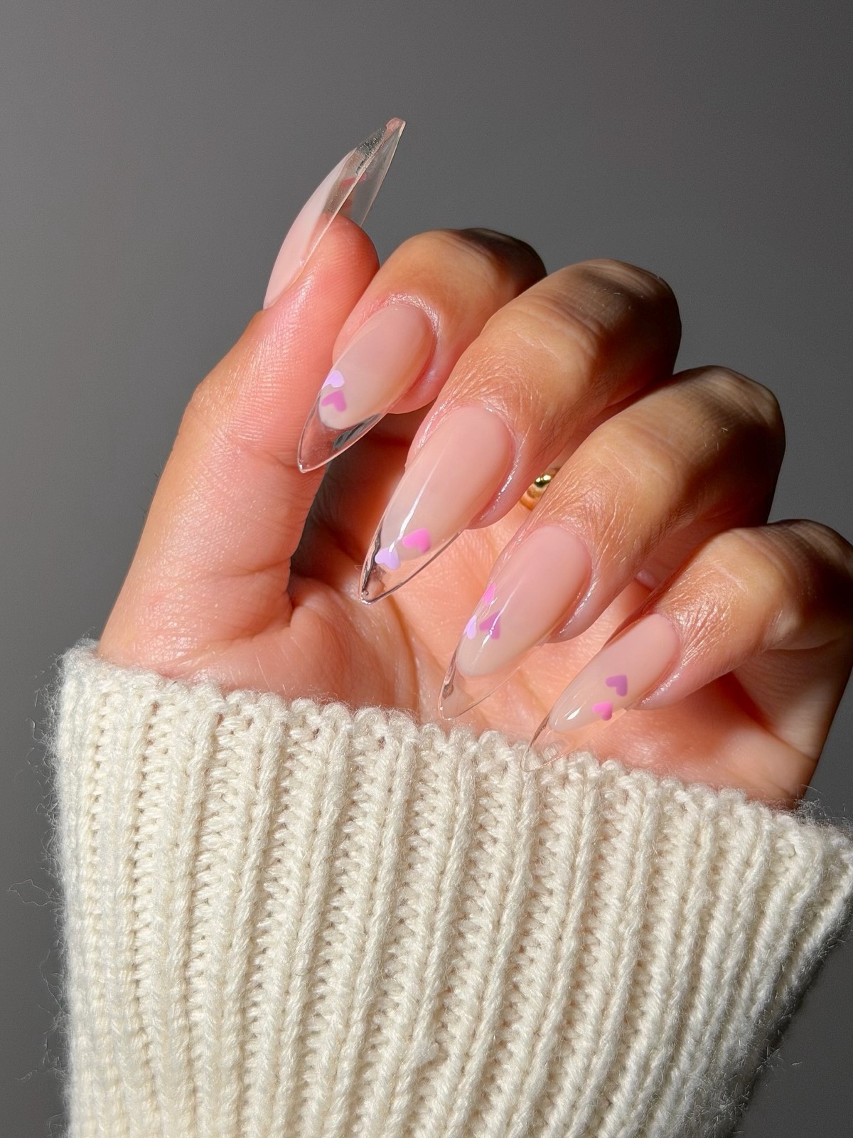 Маникюр на День святого Валентина 2026 с романтичным настроением