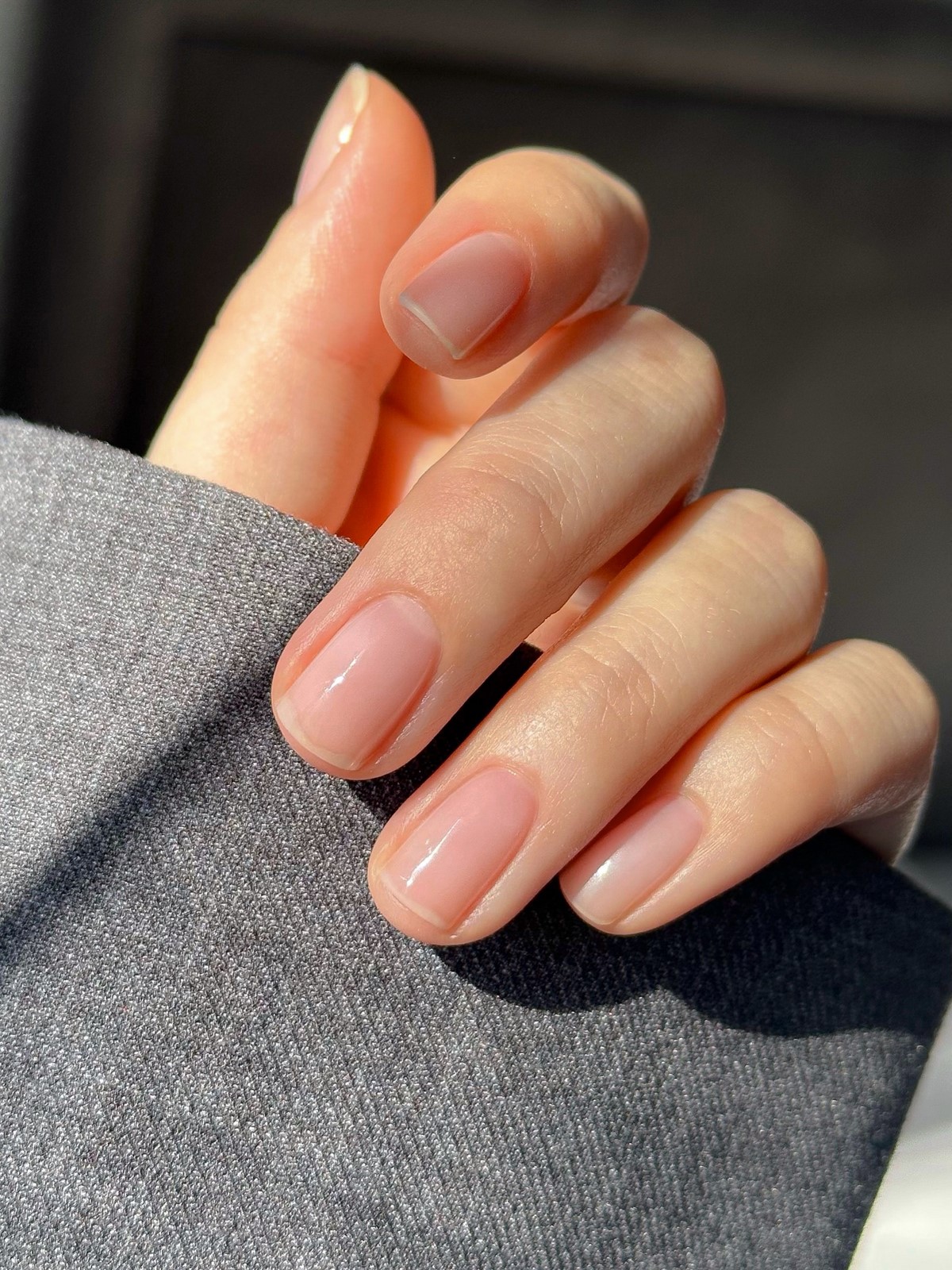 Маникюр с эффектом роскоши: оттенки, которые выбирают со вкусом