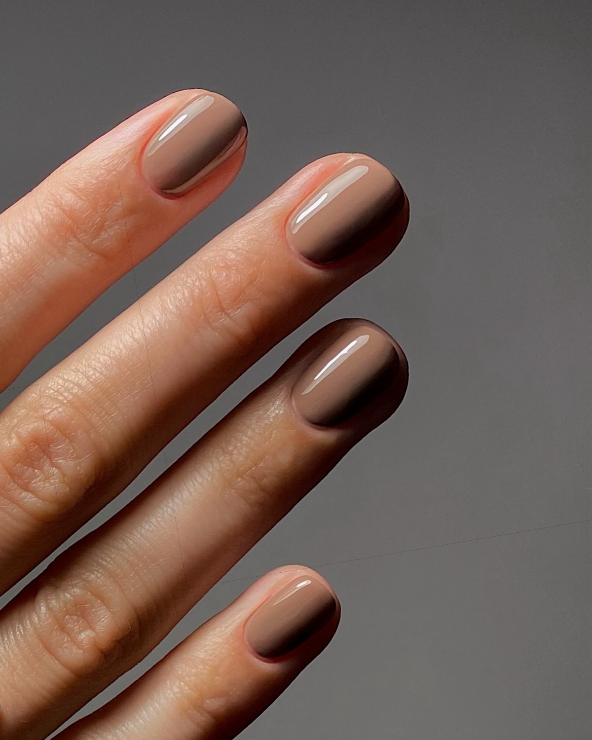 Маникюр с эффектом роскоши: оттенки, которые выбирают со вкусом