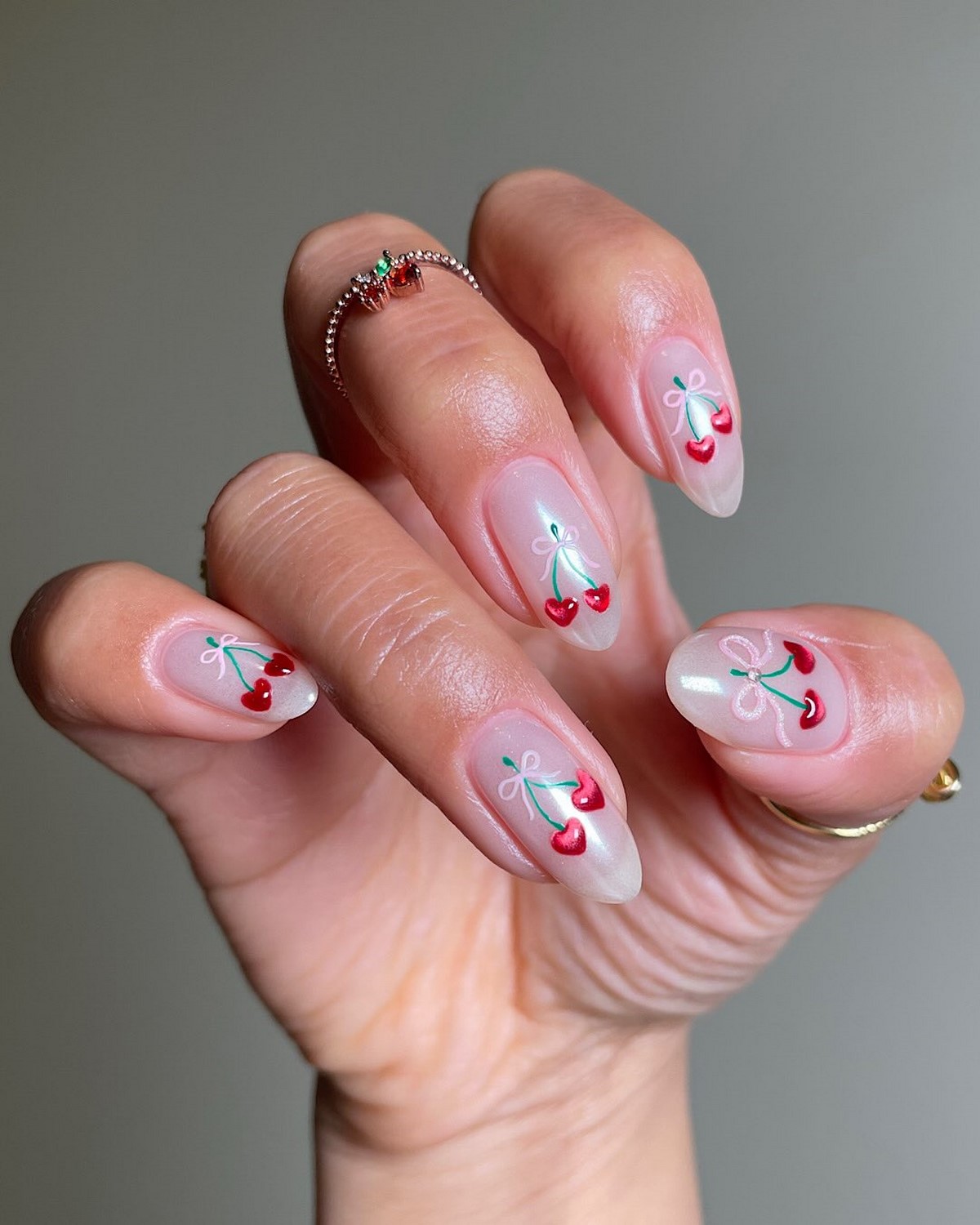 Маникюр на День святого Валентина 2026 с романтичным настроением