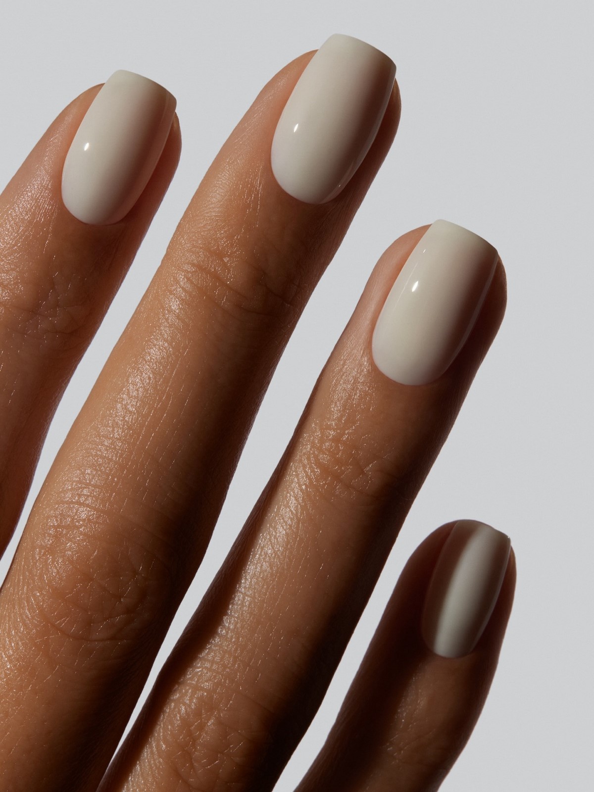 Маникюр, который выглядит аккуратно даже через две недели