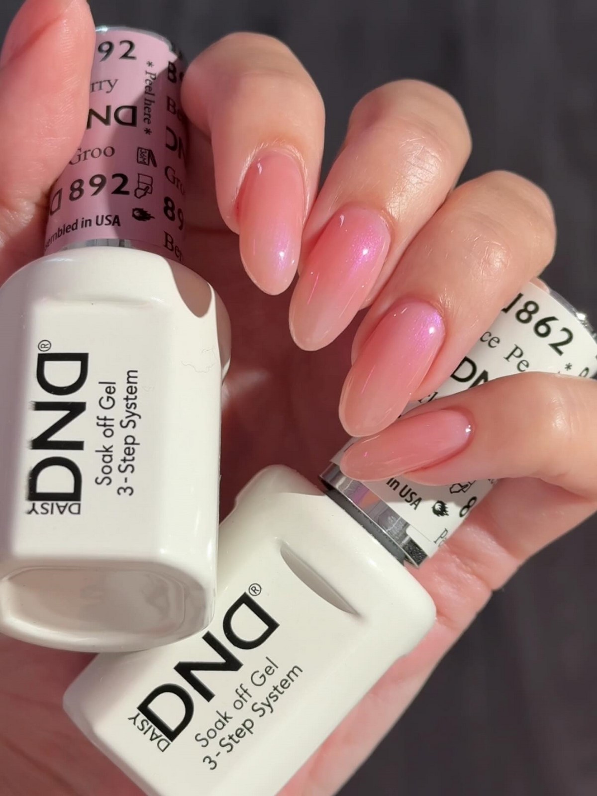 Маникюр, который выглядит аккуратно даже через две недели