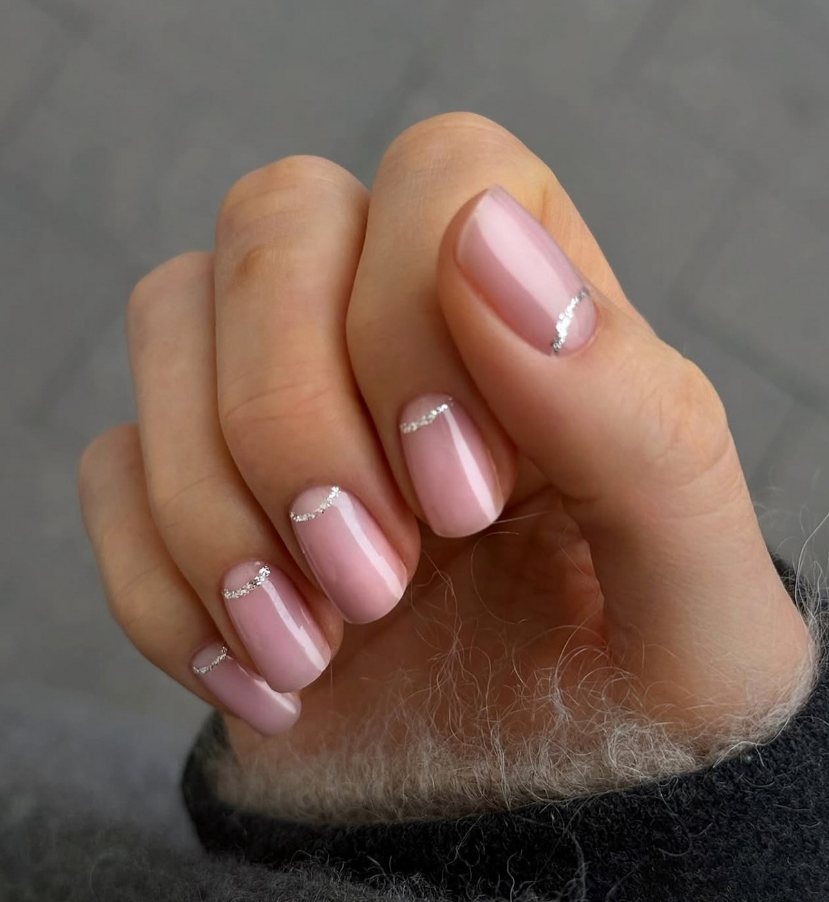 Маникюр, который выглядит аккуратно даже через две недели