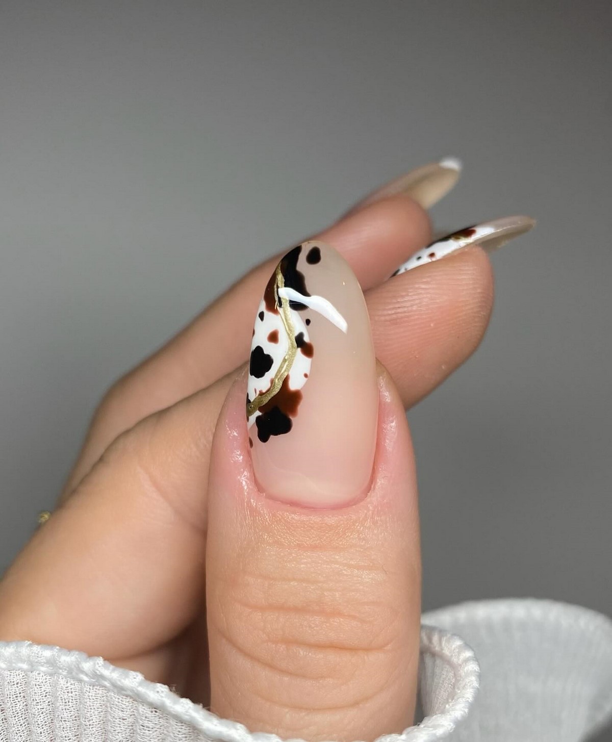 Анимал-принт на ногтях в сезоне 2026: как выбрать трендовый дизайн