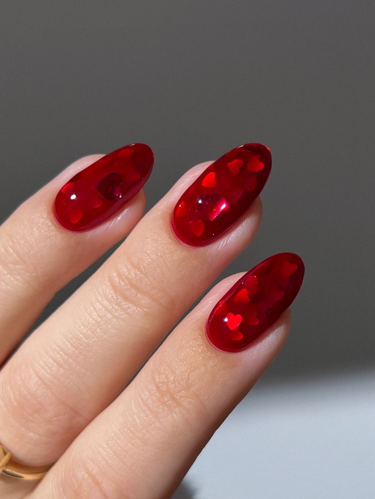 Маникюр на День святого Валентина 2026 с романтичным настроением