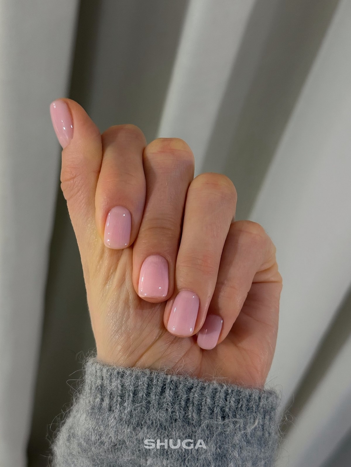 Почему нюдовые ногти всегда смотрятся уместно и стильно