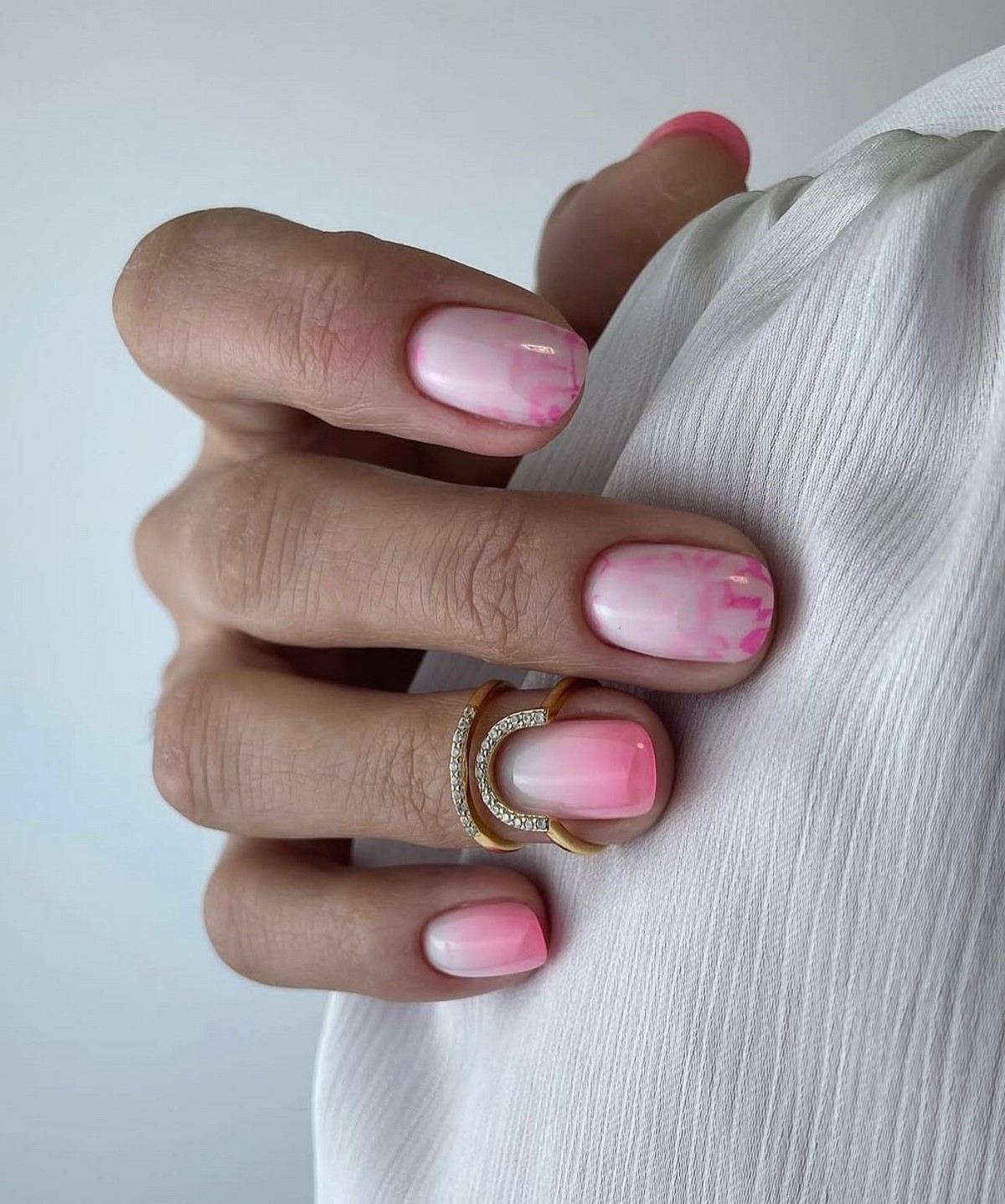 Короткие ногти и пастель: самый удобный тренд сезона