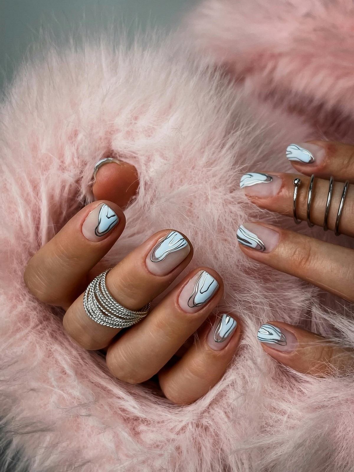 Весенний маникюр 2026: самые обсуждаемые новинки сезона