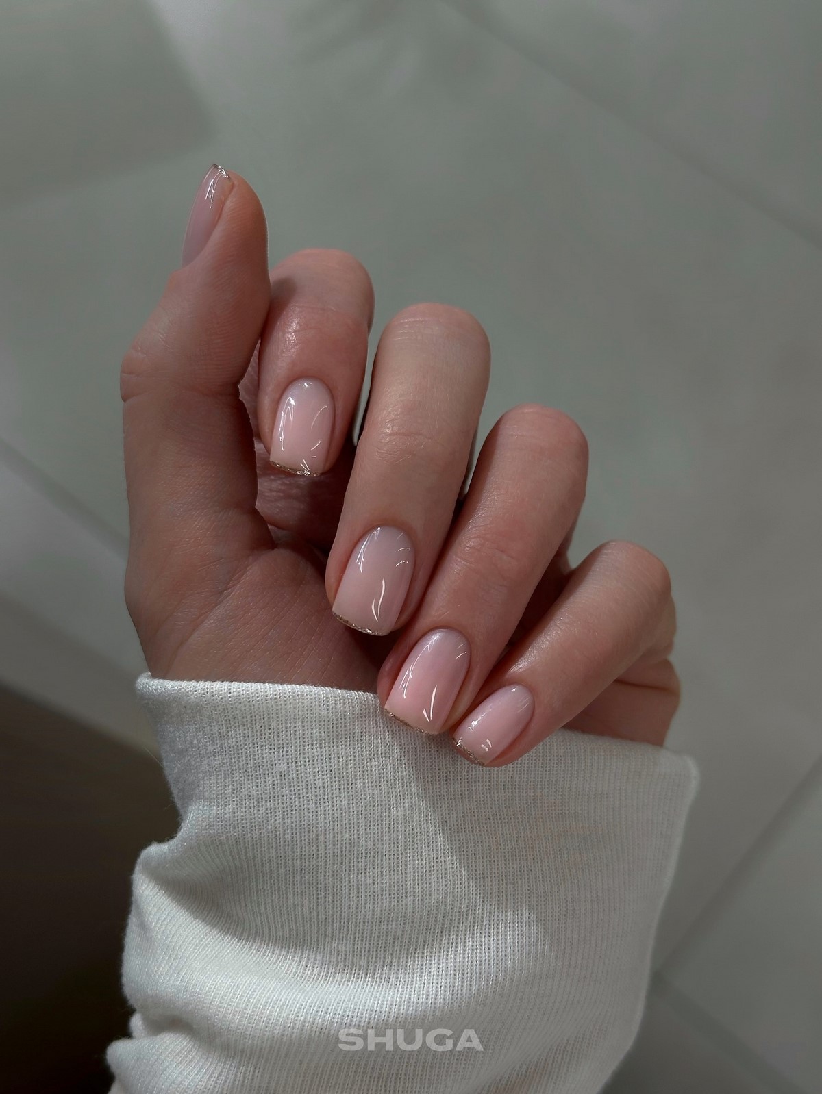 Микрофренч вместо обычного: самый аккуратный маникюр этой весны