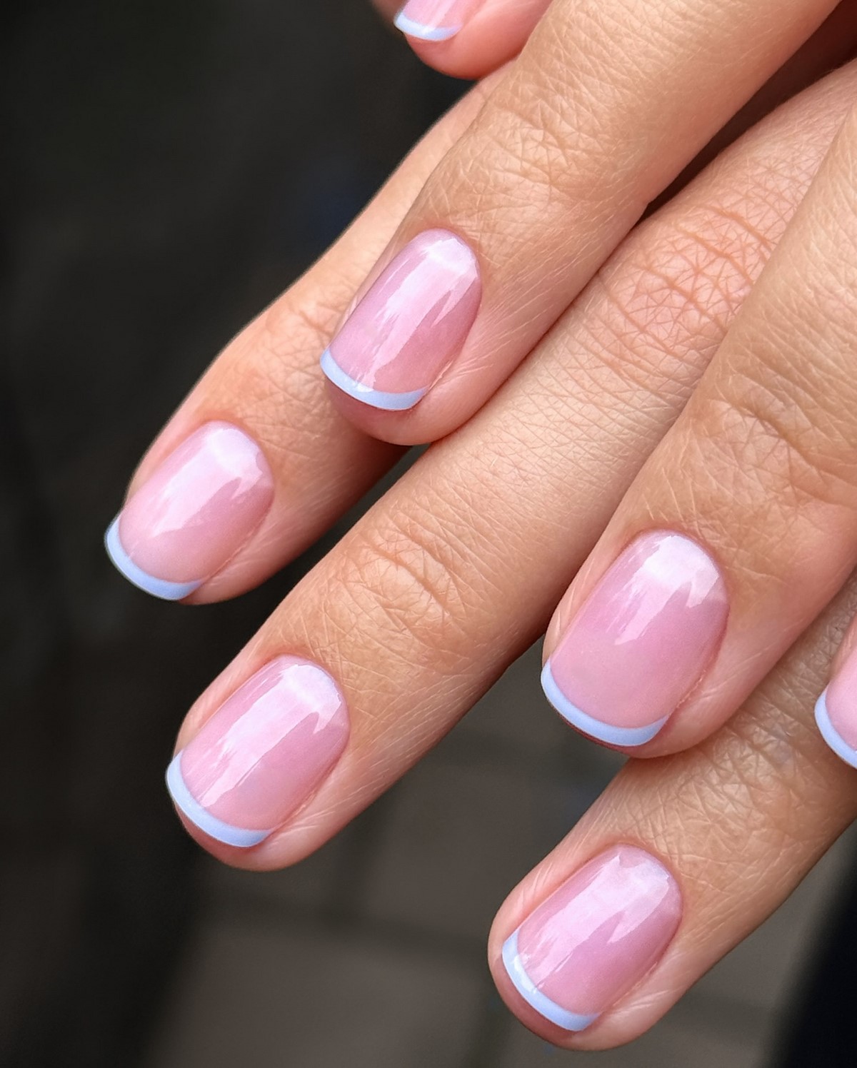 Короткие ногти и пастель: самый удобный тренд сезона