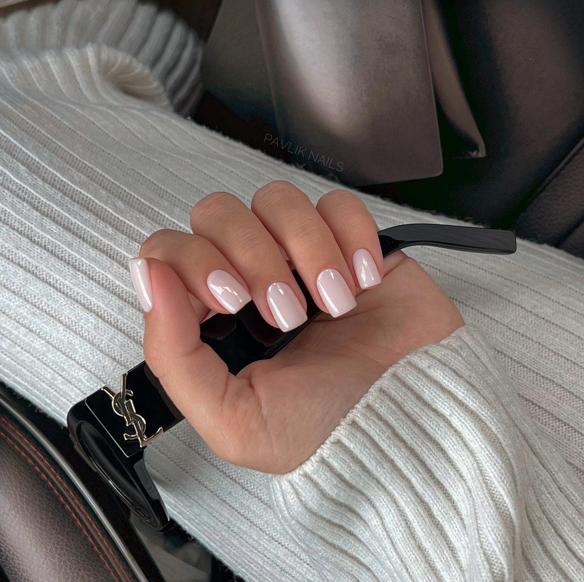 Маникюр на март: самый аккуратный тренд начала весны