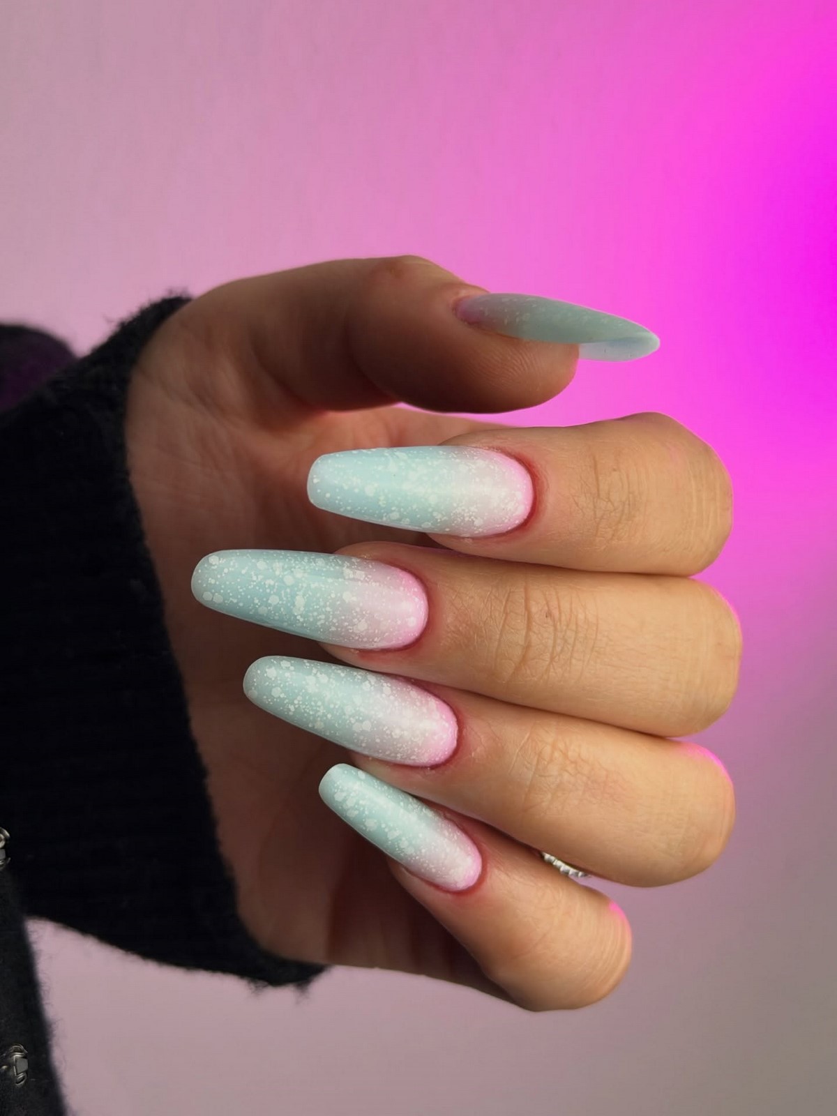 Маникюр на весну 2026, который выглядит дорого