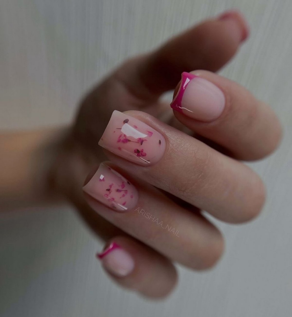 Тренды маникюра, которые выглядят аккуратно, а не вычурно