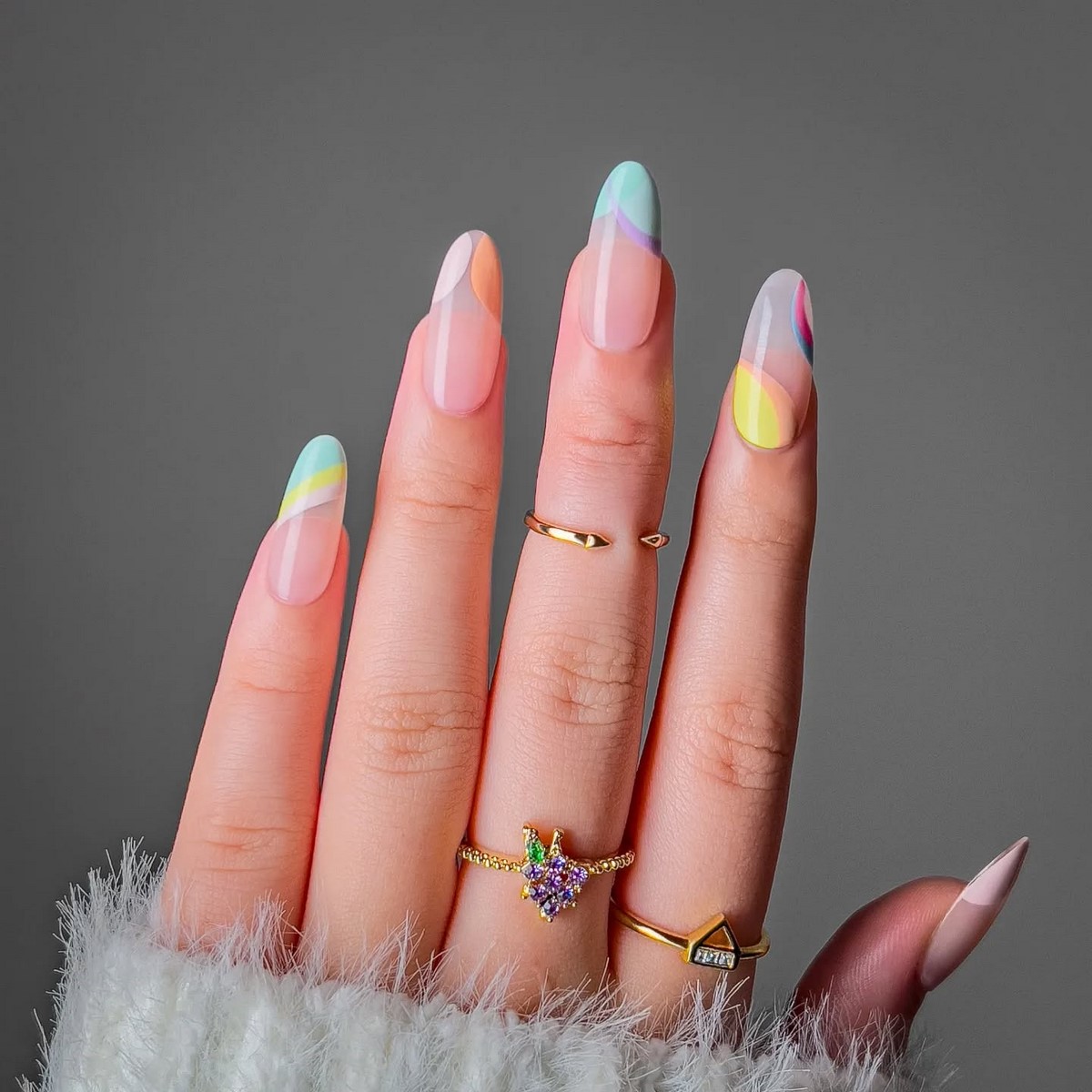 Весенний маникюр 2026: самые обсуждаемые новинки сезона