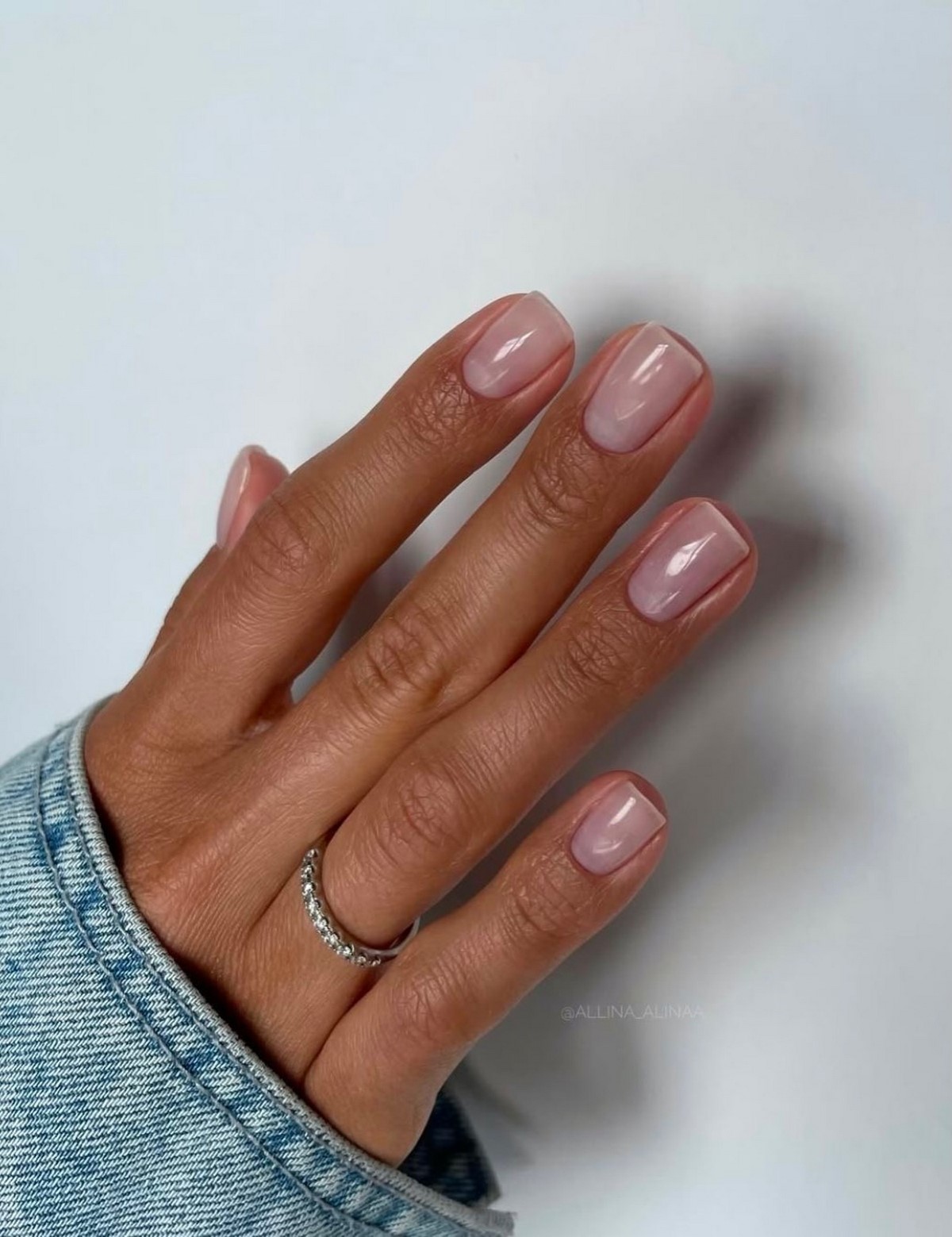 Весенний маникюр 2026: самые обсуждаемые новинки сезона