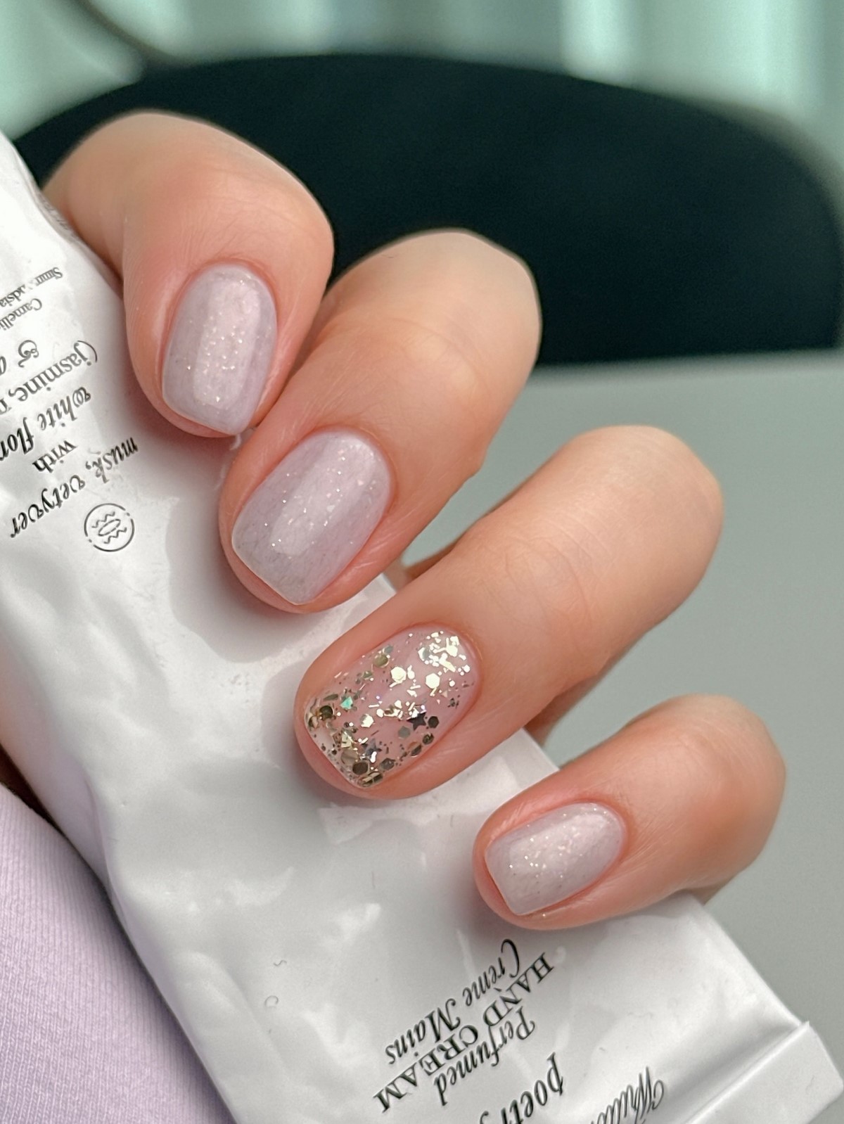 Модные короткие ногти весной: 10 идей, которые влюбляют