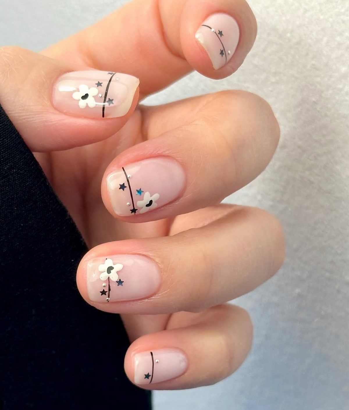 Модные короткие ногти весной: 10 идей, которые влюбляют