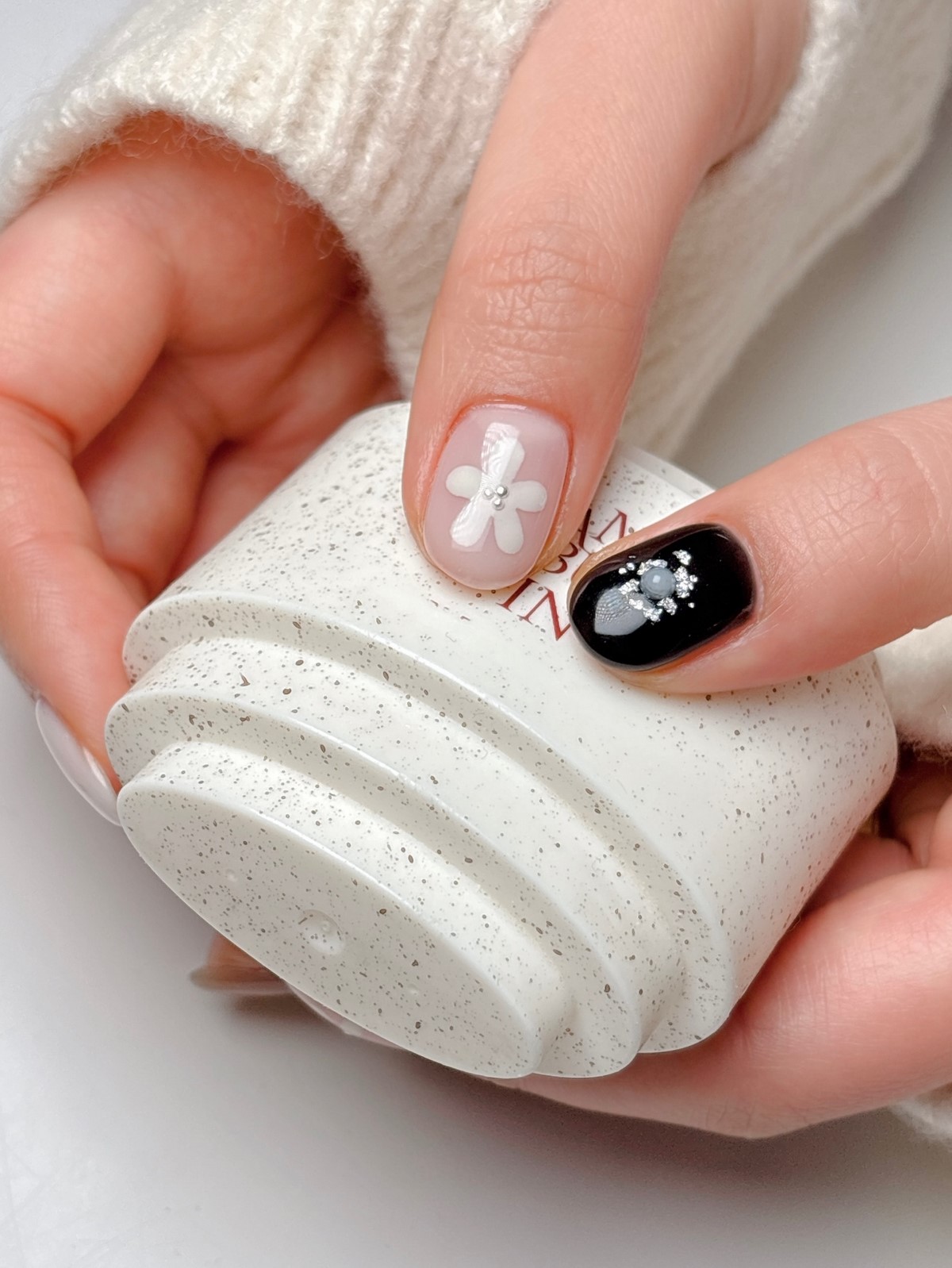 Модные короткие ногти весной: 10 идей, которые влюбляют