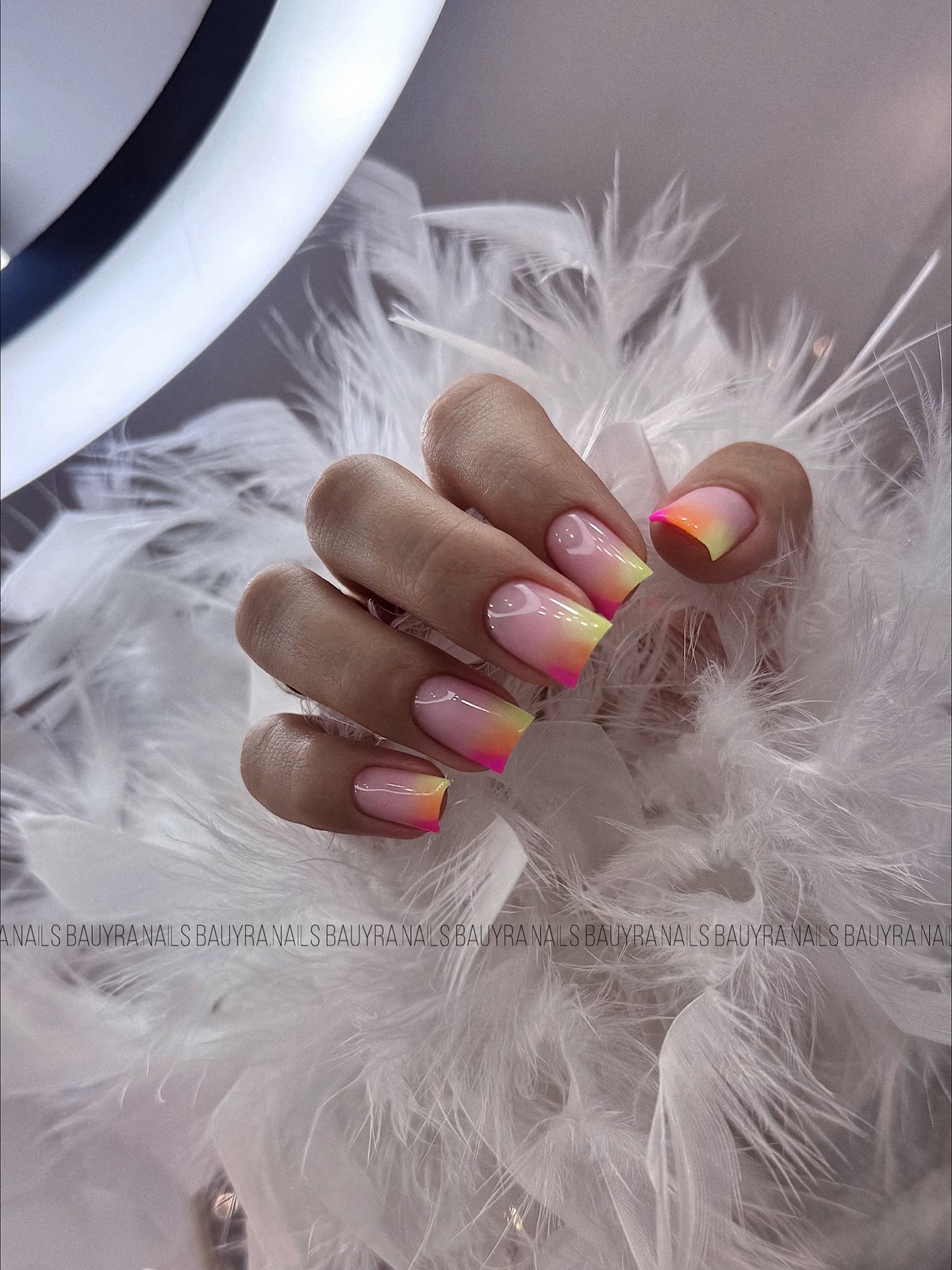 Маникюр на весну 2026, который выглядит дорого