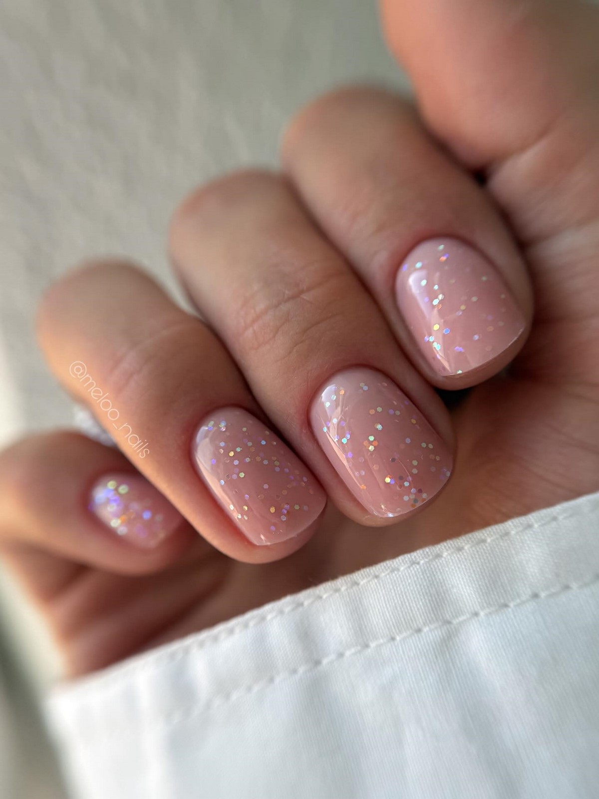 Маникюр на весну 2026, который выглядит дорого