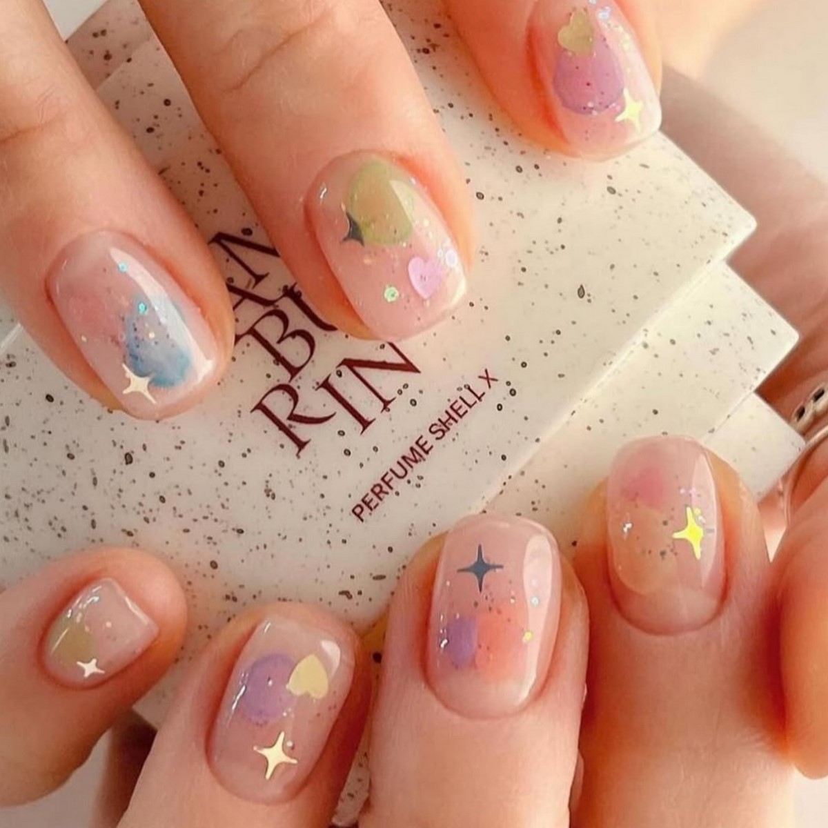 Маникюр на весну 2026, который выглядит дорого