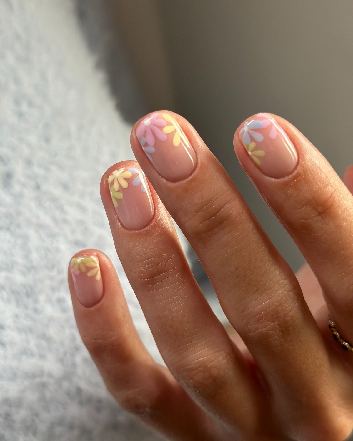 Маникюр на весну 2026, который выглядит дорого