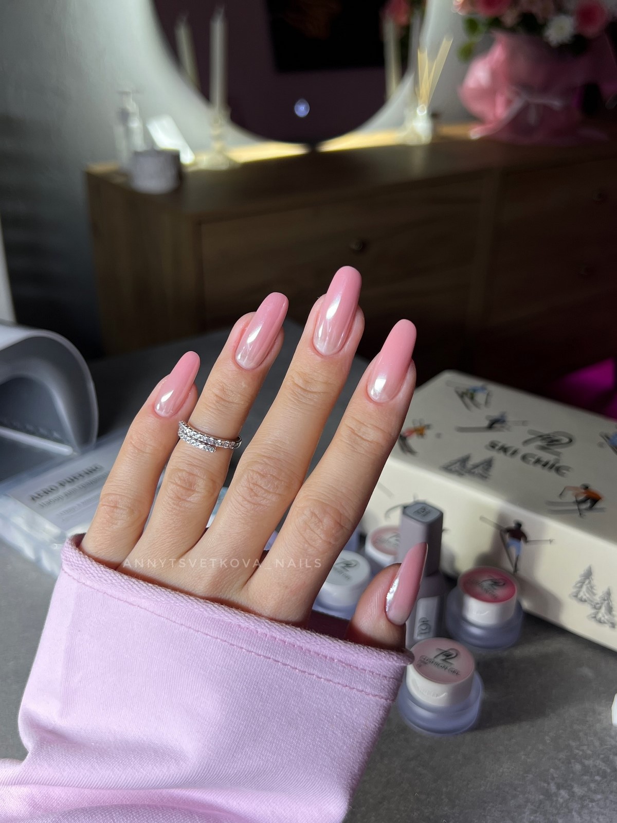 Маникюр на весну 2026, который выглядит дорого