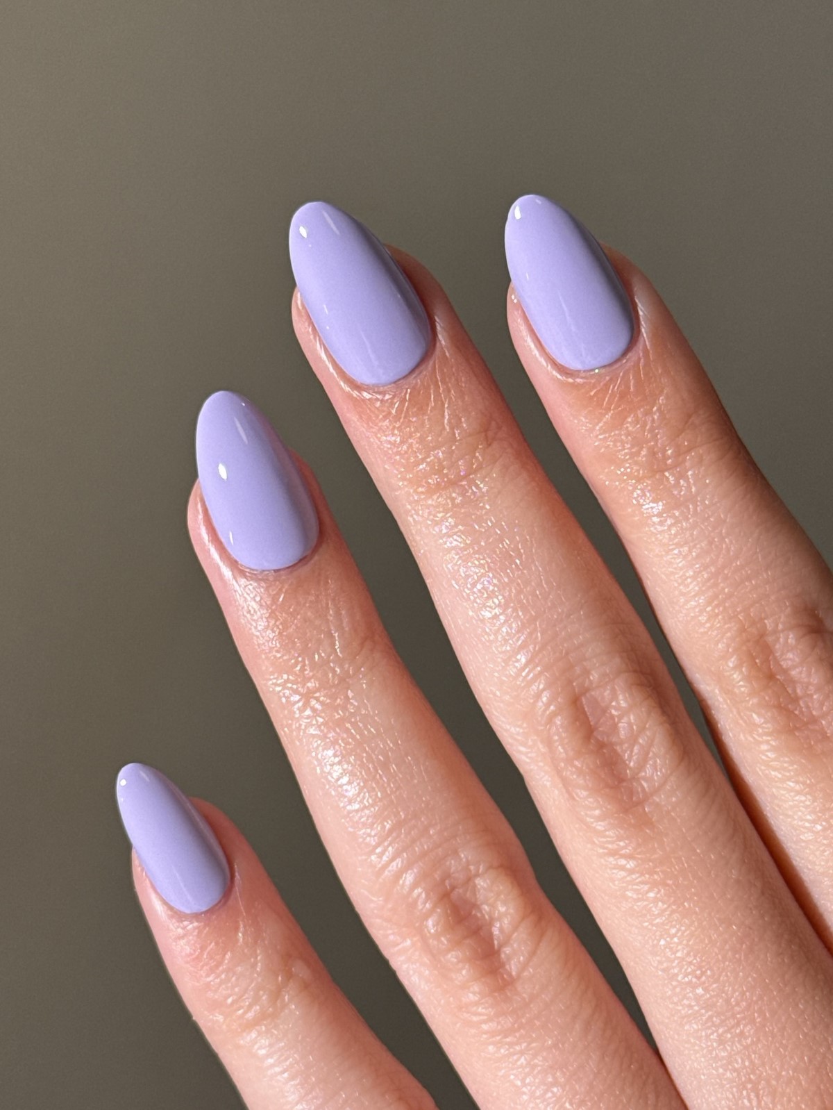 Маникюр на весну 2026, который выглядит дорого