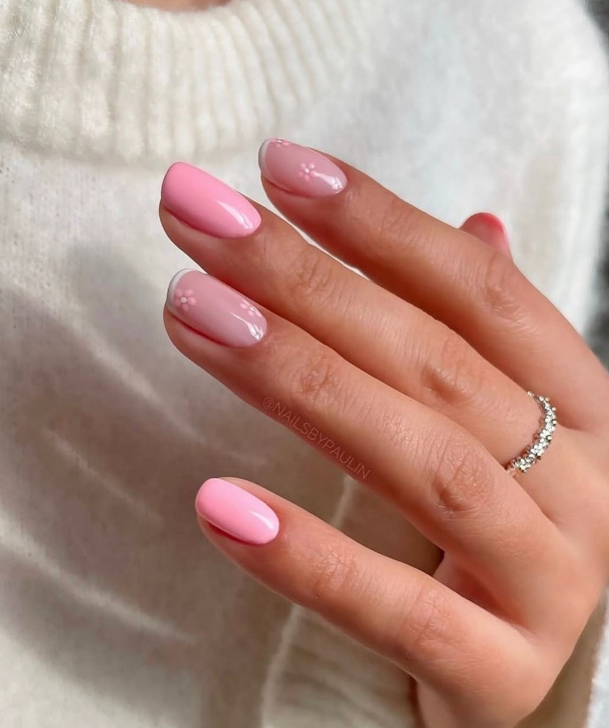 Маникюр на март: самый аккуратный тренд начала весны