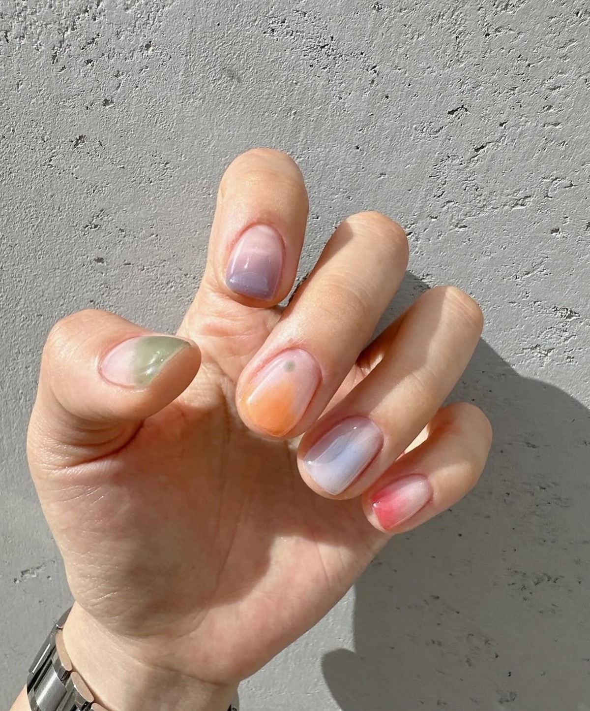 Маникюр на март: самый аккуратный тренд начала весны