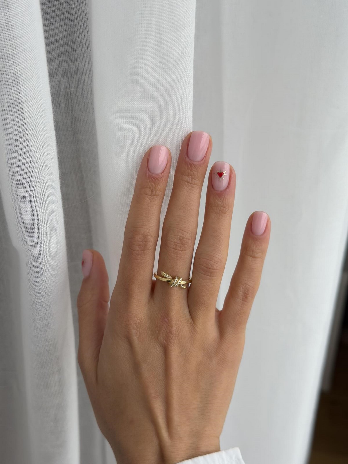 Тренды маникюра, которые выглядят аккуратно, а не вычурно