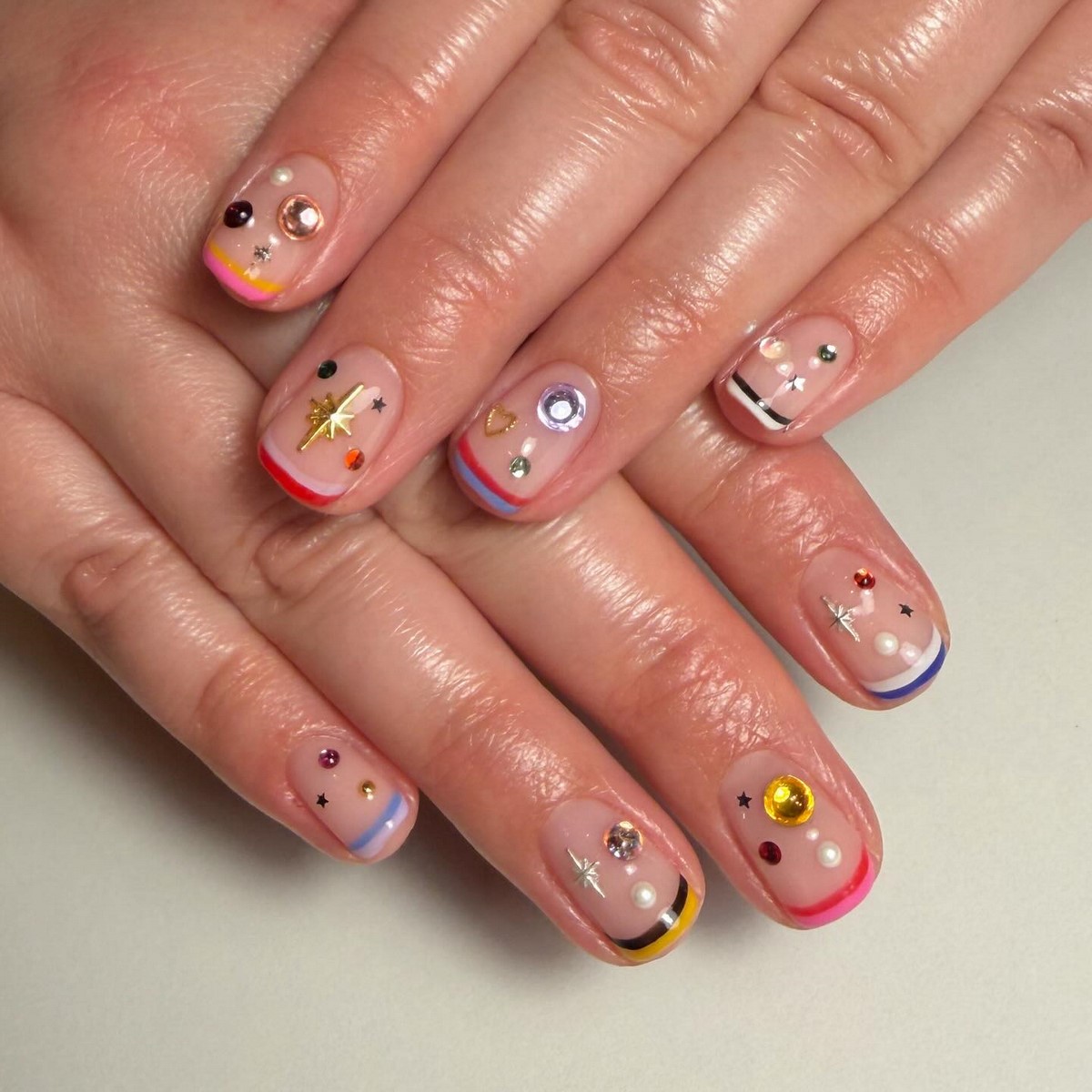 Тренды маникюра, которые выглядят аккуратно, а не вычурно