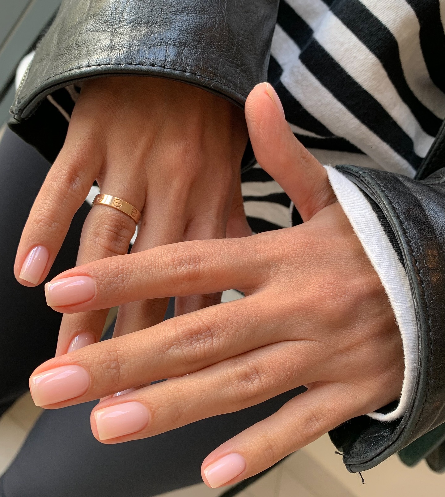 Маникюр без дизайна, который выглядит дорого: главный выбор этой весны