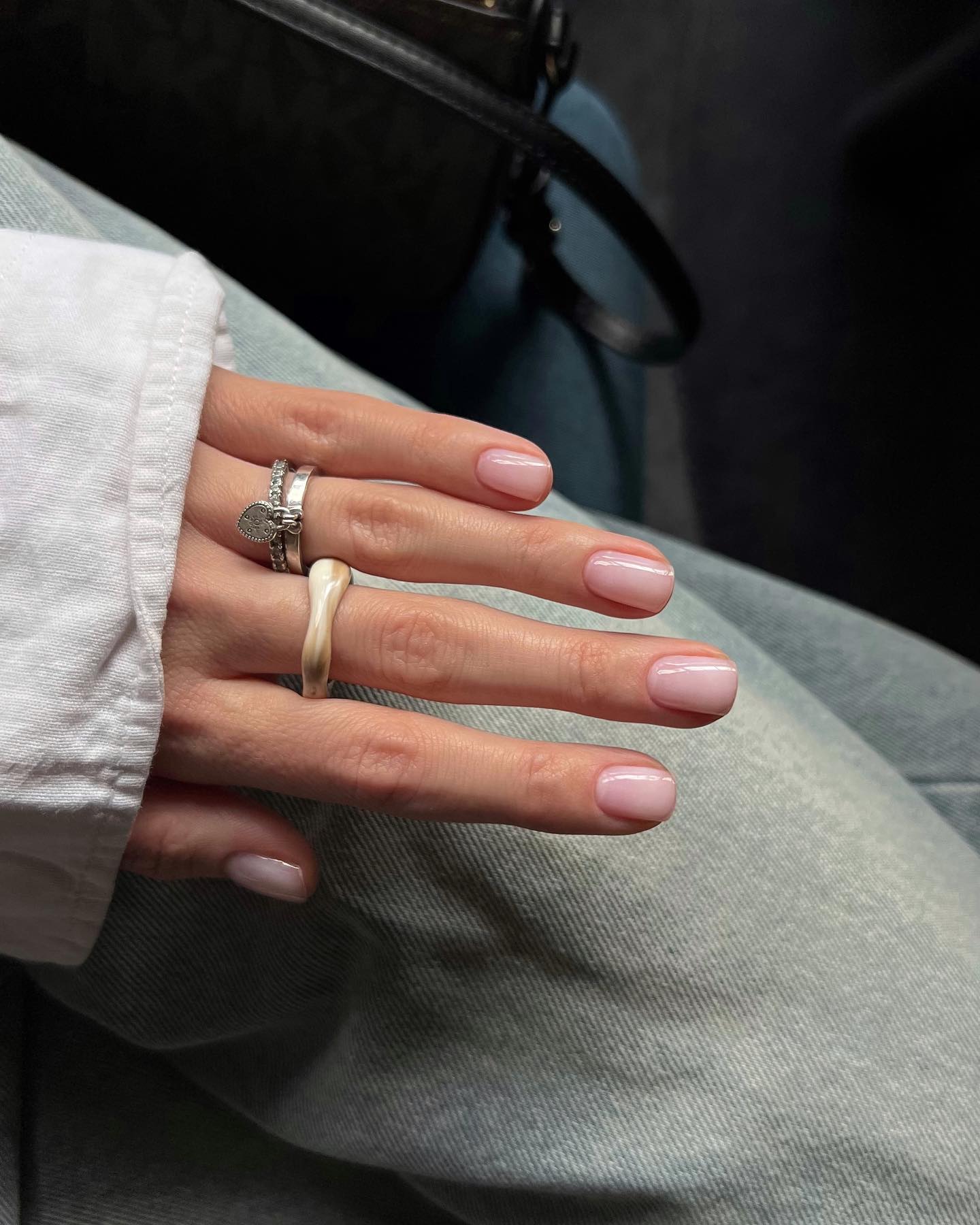 Маникюр без дизайна, который выглядит дорого: главный выбор этой весны