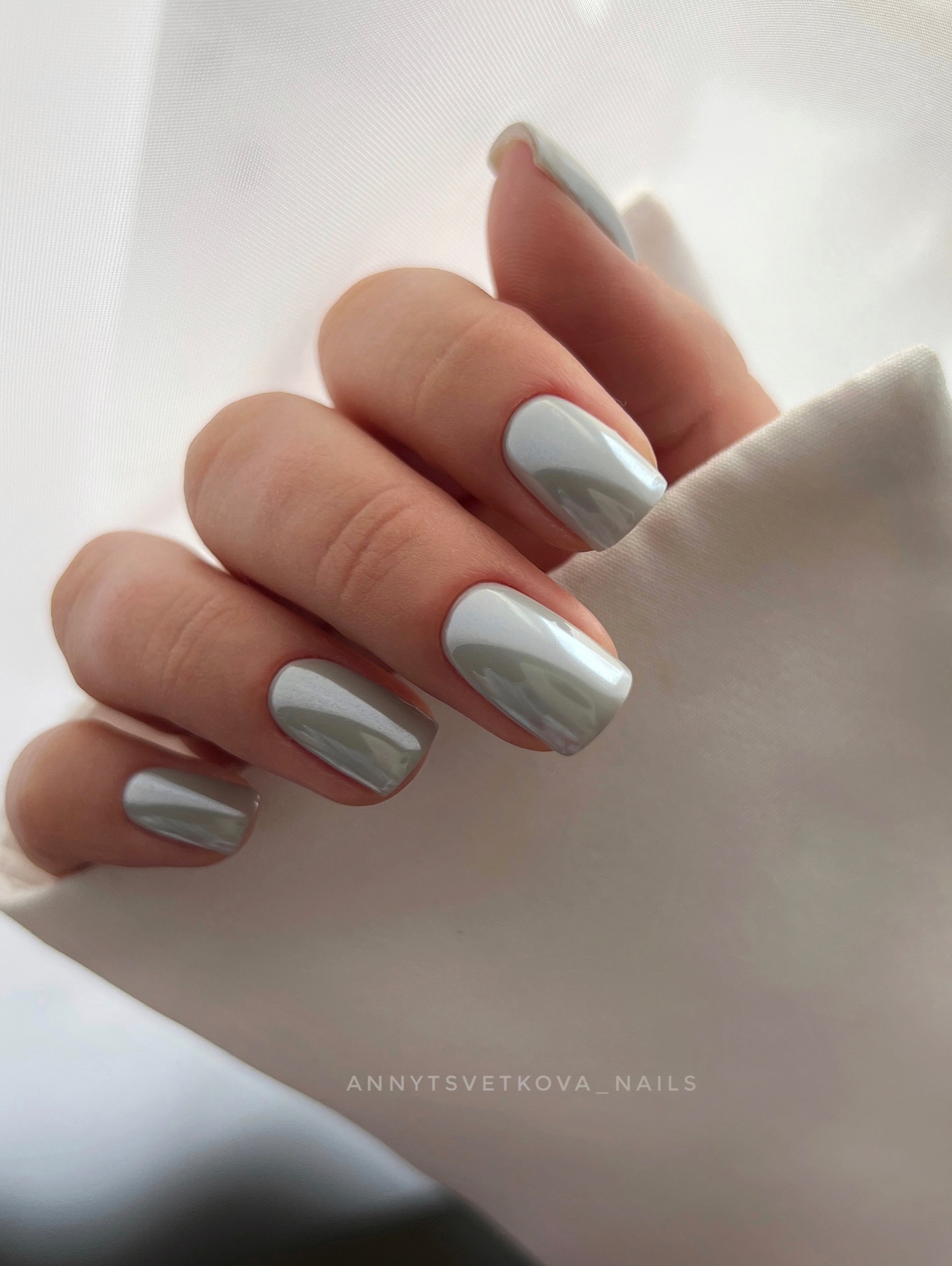 Маникюр без дизайна, который выглядит дорого: главный выбор этой весны