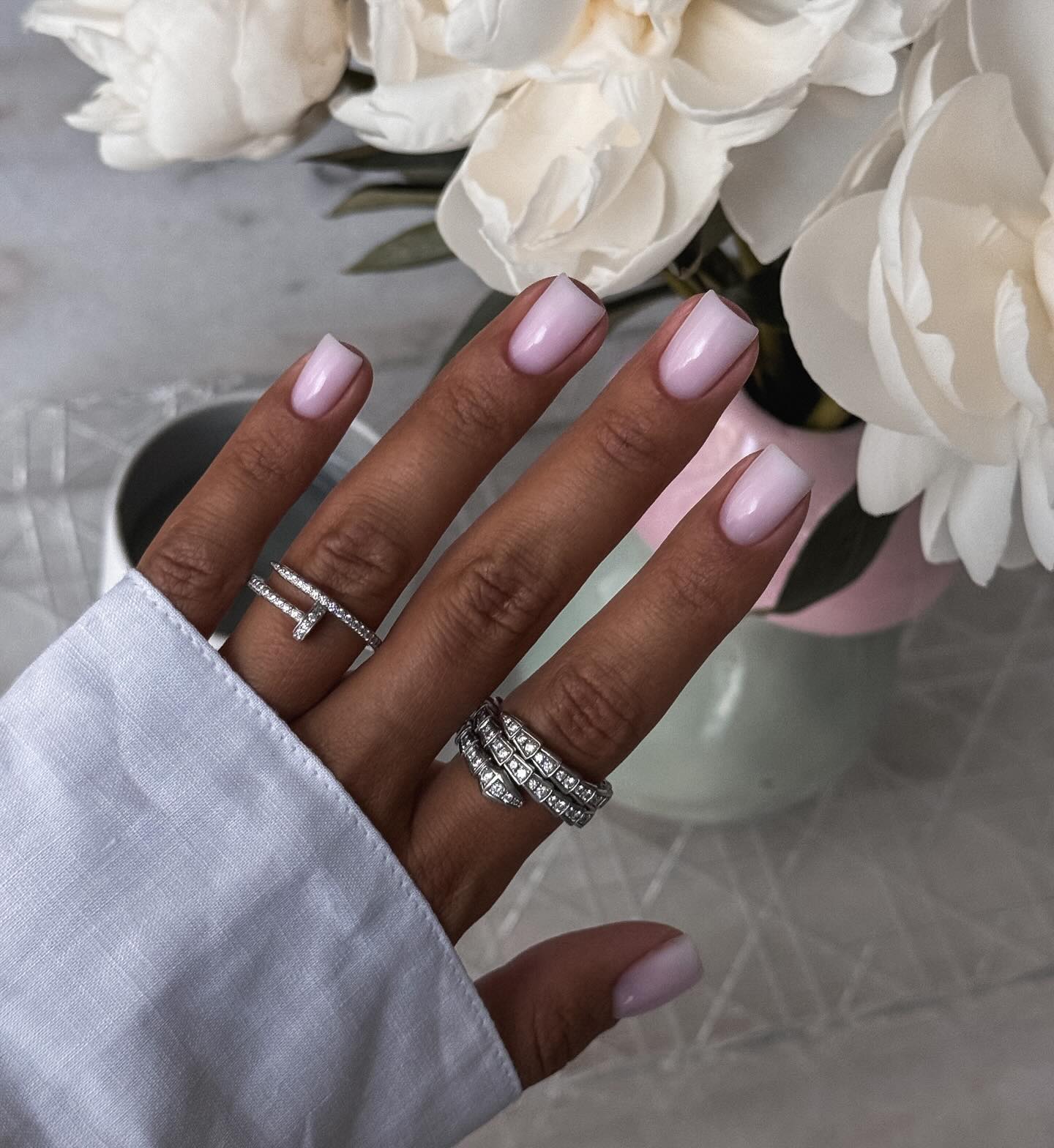 Маникюр без дизайна, который выглядит дорого: главный выбор этой весны