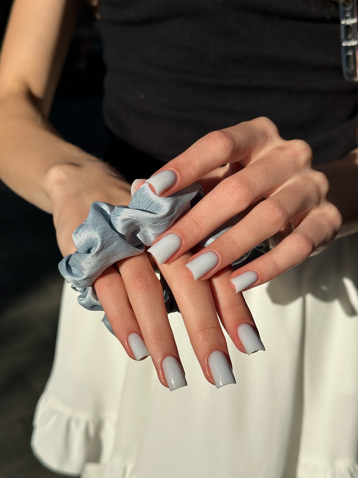 Маникюр без дизайна, который выглядит дорого: главный выбор этой весны