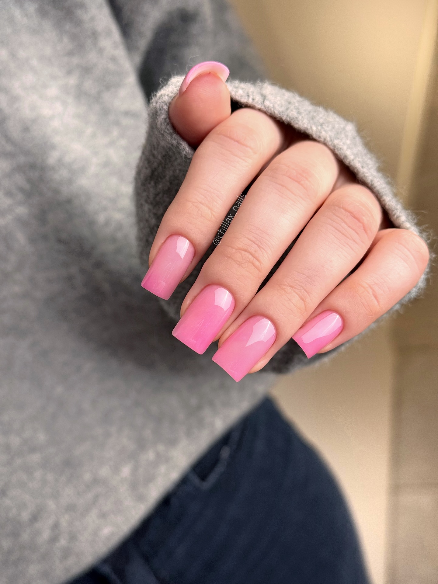 Маникюр без дизайна, который выглядит дорого: главный выбор этой весны