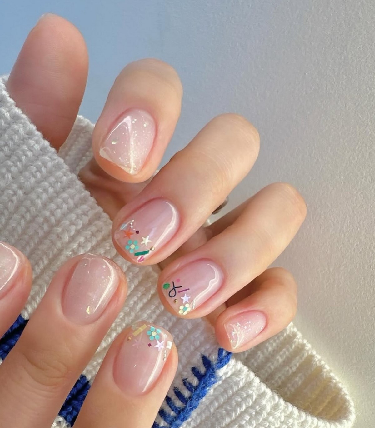 Весенний маникюр 2026: самые обсуждаемые новинки сезона