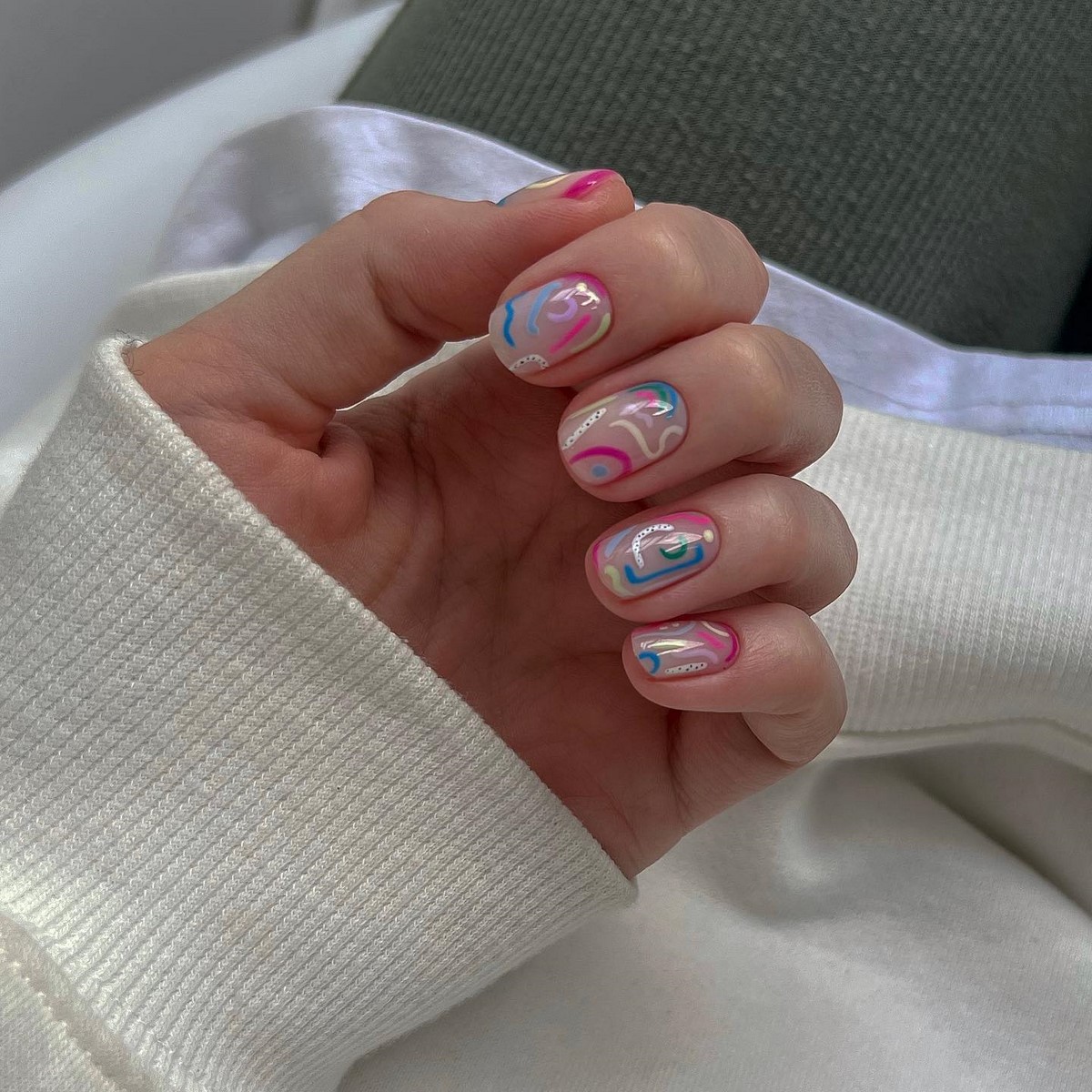 Весенний маникюр 2026: самые обсуждаемые новинки сезона