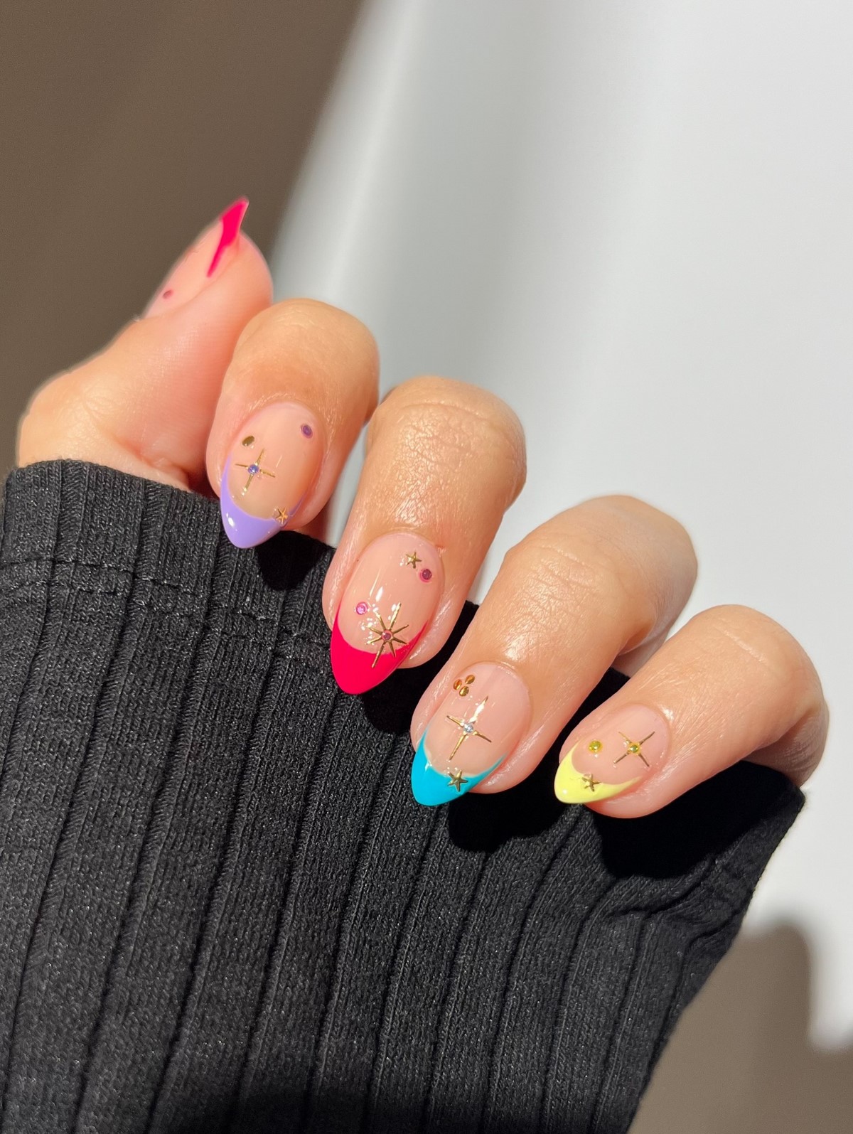 Весенний маникюр 2026: самые обсуждаемые новинки сезона