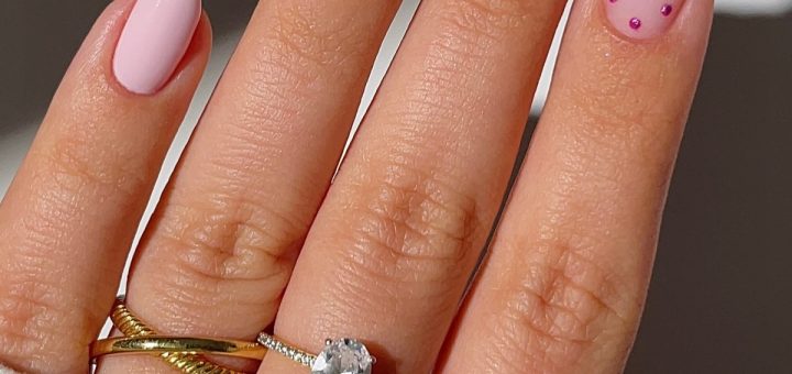 Полька-дот на ногтях: главный маникюр весны 2026 года
