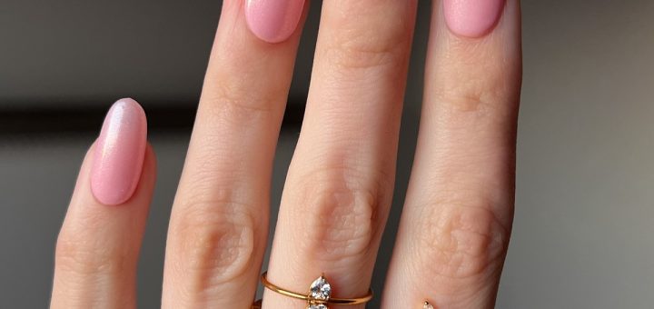 Капсульный маникюр весны 2026: оттенки, которые подходят ко всему