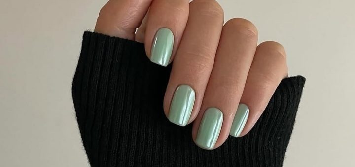 Зеленый маникюр весны 2026: оттенок, который освежает руки