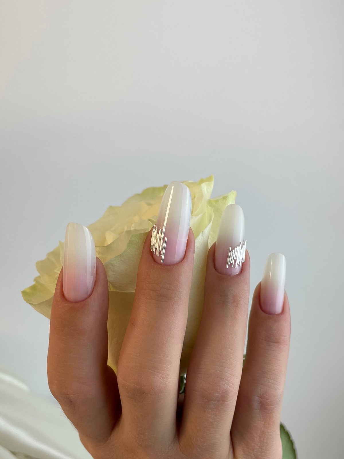 Маникюр весны 2026, который выглядит дорого: 7 оттенков сезона