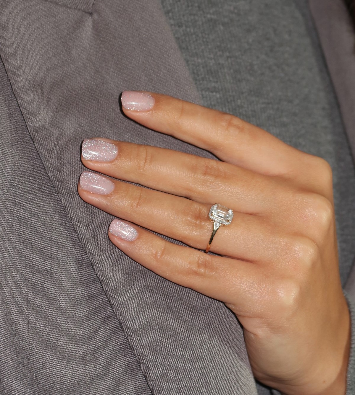 Пасхальный маникюр: стильные идеи без наивных рисунков