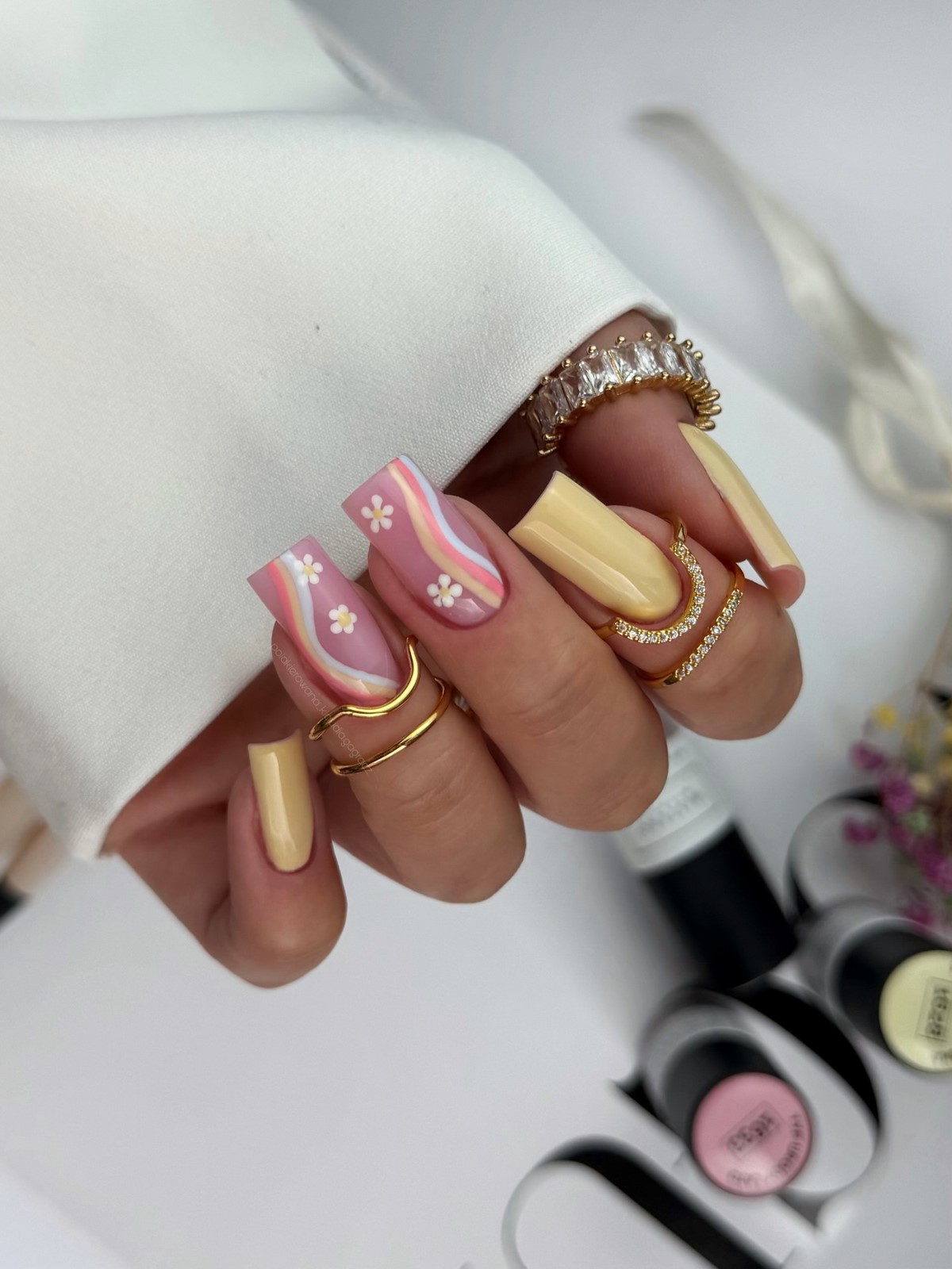 Желтый маникюр весны 2026: масло, солнце и стиль