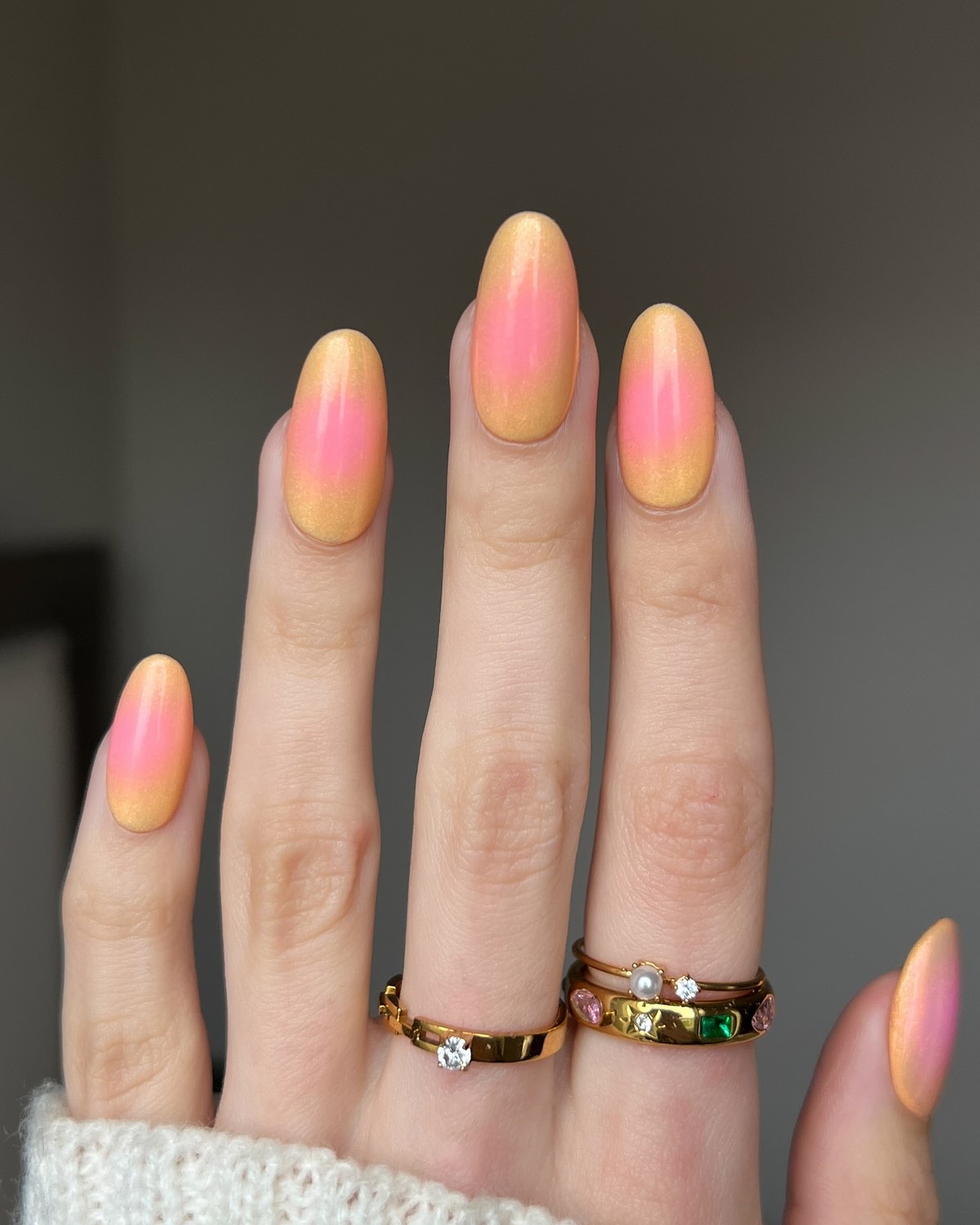 Маникюр на апрель 2026: 12 идей уже в тренде