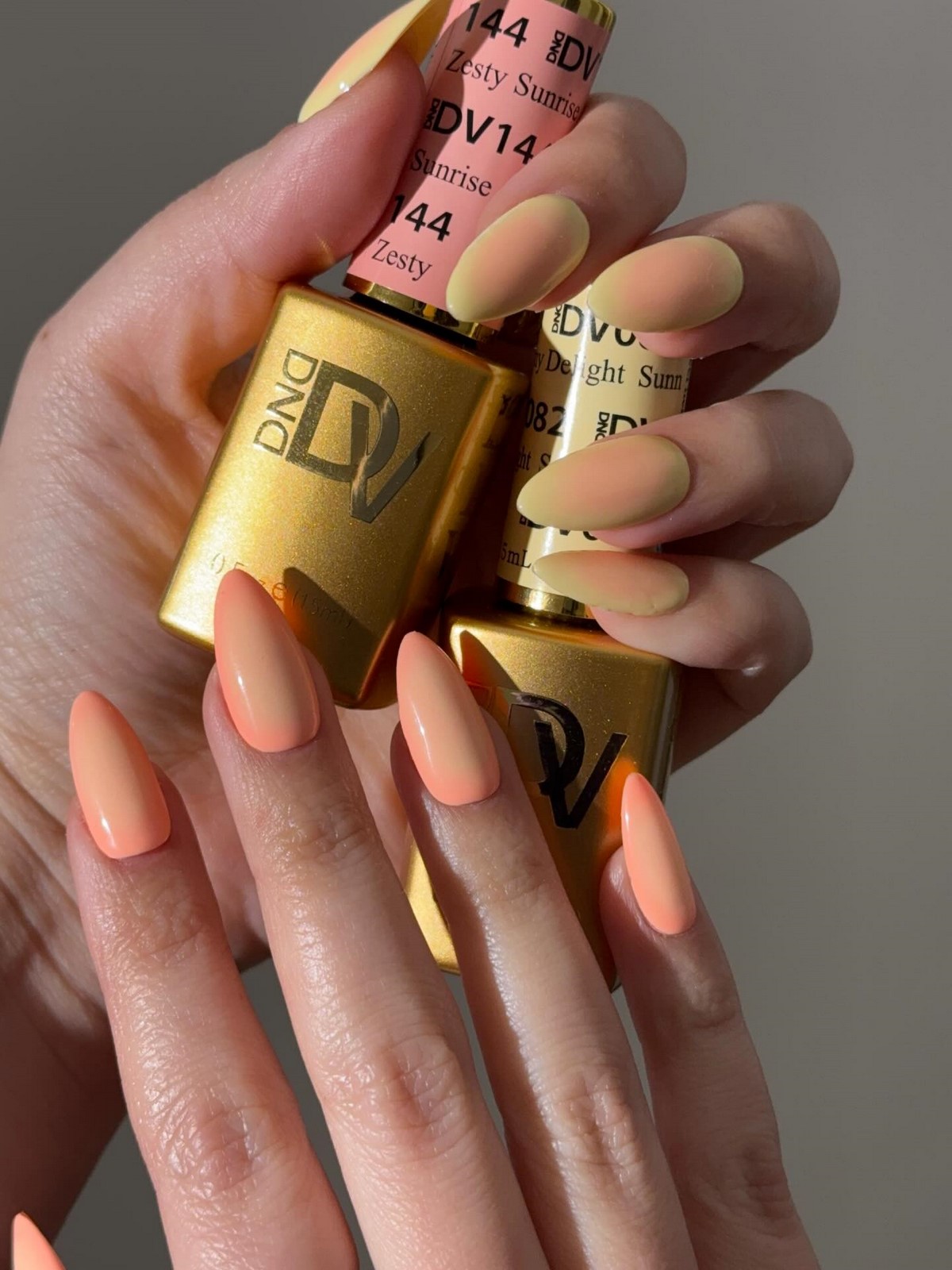 Персик вместо нюда: маникюр, который правит весной 2026